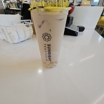 Sunright Tea Studio- San Jose - Tie Guan Yin Milk Tea w/aloe vera - Bubble Tea Near Me - San Jose, California Sunright Tea Studio- San Jose - Tie Guan Yin Milk Tea w/aloe vera - Bubble Tea Near Me - San Jose, California