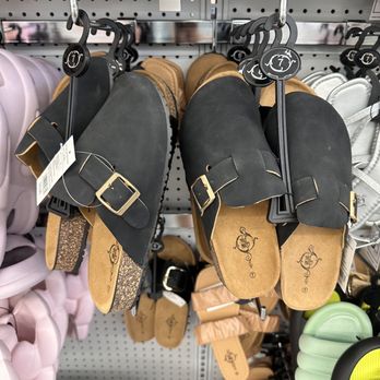 Five Below - Discount Store Near Me - Mableton, Georgia