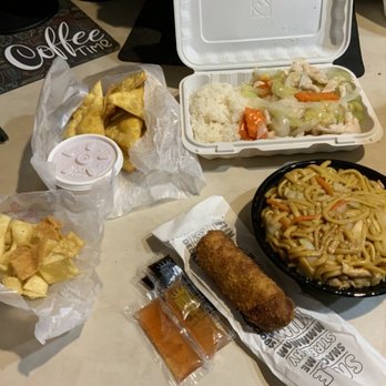 Panda Garden - Shrimp Egg Roll (1), Crab Rangoon (8 pcs), Chicken Lo Mein, chicken chow mein w/crispy noodles - Chinese Near Me - Alliance, Ohio
