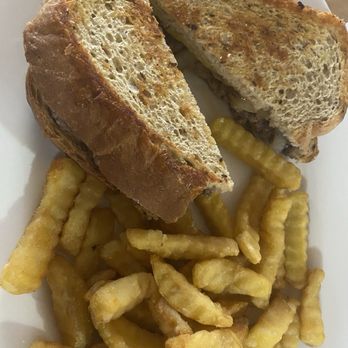Cooks Boat House Restaurant - Patty Melt - American Near Me - Bean Station, Tennessee Cooks Boat House Restaurant - Patty Melt - American Near Me - Bean Station, Tennessee