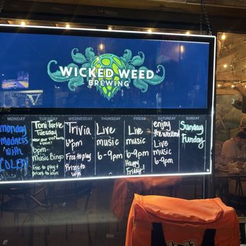 V Pizza + Tap Garden - Pizza Near Me - Jacksonville, Florida