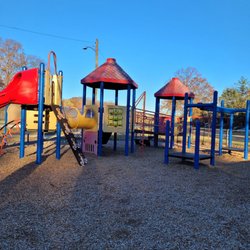 Kennedy Memorial Park - Good playscape