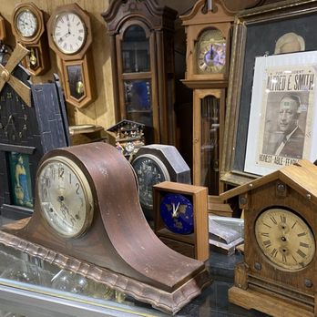 Bryant Auction - Vintage/Antique clocks; wall, mantle, desk, etc - Auction Houses Near Me - Osage Beach, Missouri Bryant Auction - Vintage/Antique clocks; wall, mantle, desk, etc - Auction Houses Near Me - Osage Beach, Missouri