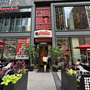 Nutella Cafe - Entrance - Desserts Near Me - Chicago, Illinois