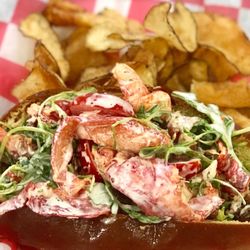 Shinnecock Lobster Factory - Classic Lobster Roll + House chips