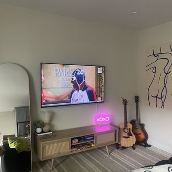 Mount Up - Tv mounted on wall - TV Mounting Near Me Mount Up - Tv mounted on wall - TV Mounting Near Me