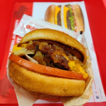 In-N-Out Burger - My In-N-Out cheeseburger - Burgers Near Me - Alameda, California In-N-Out Burger - My In-N-Out cheeseburger - Burgers Near Me - Alameda, California