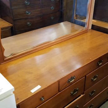 Poor Honey S Used Furniture 35 Fotos Y 143 Resenas Tiendas De