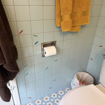 Global Construction & Remodeling - Yet more misaligned tile - General Contractors Near Me - Yorkville, Illinois Global Construction & Remodeling - Yet more misaligned tile - General Contractors Near Me - Yorkville, Illinois