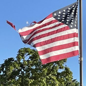 BJ McMahon's - American flag - Bars Near Me - Oak Lawn, Illinois