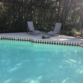Best Florida Pools & Spa - Lounge area - Pool & Hot Tub Service Near Me - Orlando, Florida