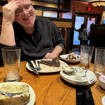 Outback Steakhouse - Porterhouse Steak medium rare and surprise dessert - Steakhouses Near Me - Southaven, Mississippi Outback Steakhouse - Porterhouse Steak medium rare and surprise dessert - Steakhouses Near Me - Southaven, Mississippi