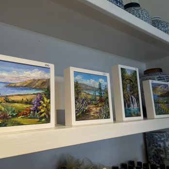 Ali'i Kula Lavender - Beautiful paintings in their shop - Tours Near Me - Kula, Hawaii Ali'i Kula Lavender - Beautiful paintings in their shop - Tours Near Me - Kula, Hawaii