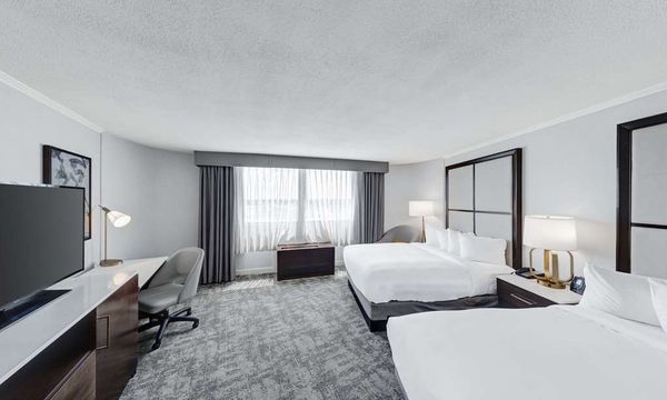 Hilton Chicago/Oak Lawn by null