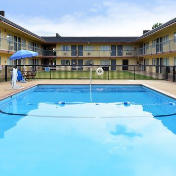 Americas Best Value Inn  - Pool - Hotels Near Me - Chickasha, Oklahoma
