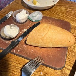 Glorified whitebread hotdog bun - shrivels when it cools- no sign of any sourdough, like the good ol'days Glorified whitebread hotdog bun - shrivels when it cools- no sign of any sourdough, like the good ol'days
