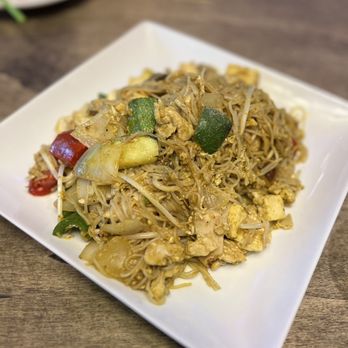 Mandarin Kitchen - Singapore noodles - Seafood Near Me - Santa Rosa, California