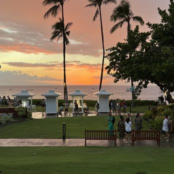 Monkeypod Kitchen - Beach view - New American Near Me - Lahaina, Hawaii