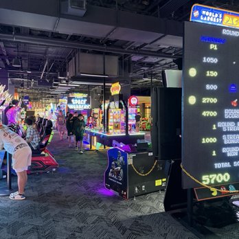 Dave & Buster's Ala Moana - Interior - Arcades Near Me - Honolulu, Hawaii
