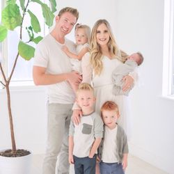 Saratoga Springs Family Dental - Picture of Dr. Brady and his family