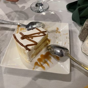 Cebollines - Where's the leche in this dry cake? - Mexican Near Me - Lindenhurst, New York