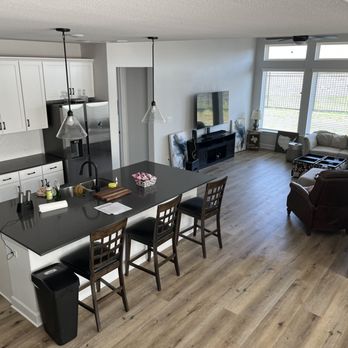 Love N Sparkle - Spotless kitchen and living room space - Home Cleaning Near Me - Austin, Texas Love N Sparkle - Spotless kitchen and living room space - Home Cleaning Near Me - Austin, Texas