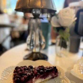 Glimmer Cafe - BERRY CAKE - Cafes Near Me - Delray Beach, Florida