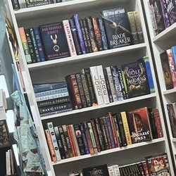Robin’s Nest Bookshoppe - Inside
