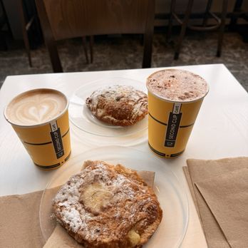 Second Cup - Almond croissant, cinnamon toast latte - Coffee & Tea Near Me - Quebec City, Quebec Second Cup - Almond croissant, cinnamon toast latte - Coffee & Tea Near Me - Quebec City, Quebec