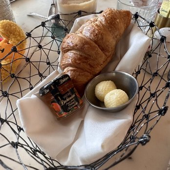 Little Hen - Croissant - Breakfast & Brunch Near Me - Weston, Florida Little Hen - Croissant - Breakfast & Brunch Near Me - Weston, Florida