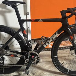 Charleston Bicycle Company - Look Blade RS Limited Edition KG85 with Boyd 55SL's ! Looking fast sitting still !