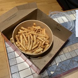 Benny&Co. - Frites pour mega poutine