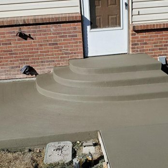 Hurtado Flatwork Experts - the steps leading to the front door - Masonry/Concrete Near Me - Denver, Colorado