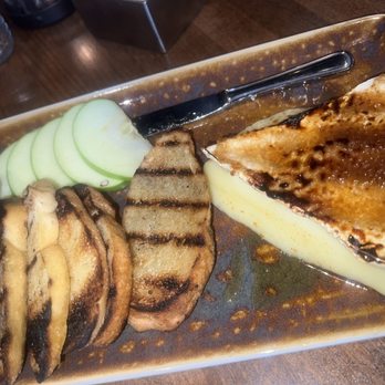 Reunion Kitchen + Drink - Baked Brie w/Brown Sugar - New American Near Me - Corona, California