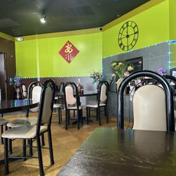 Kim Phuong - Inside the restaurant.
