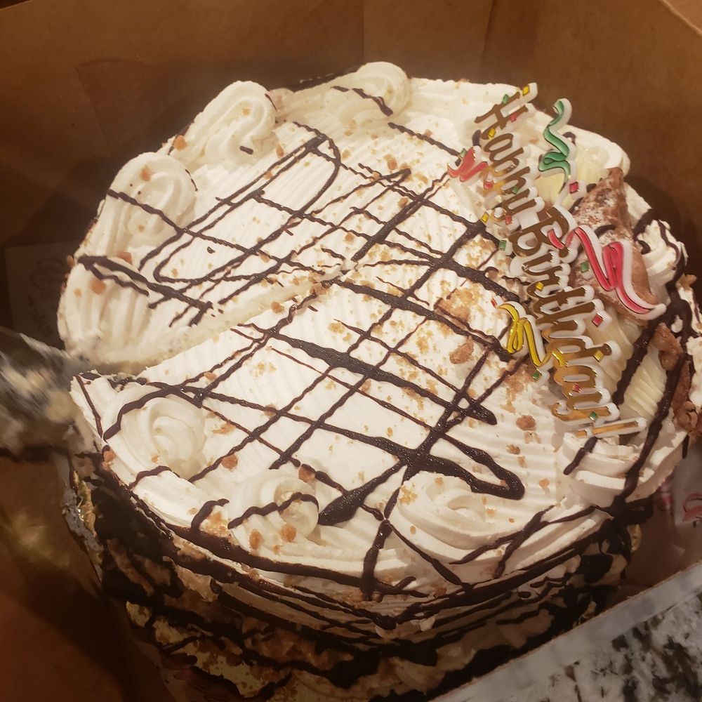 La Cheesecake - Cannoli cake - Bakeries Near Me - College Point, New York La Cheesecake - Cannoli cake - Bakeries Near Me - College Point, New York