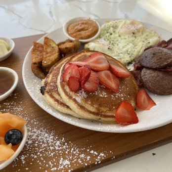 Utopia Caffe - American bfast - Breakfast & Brunch Near Me - Tustin, California