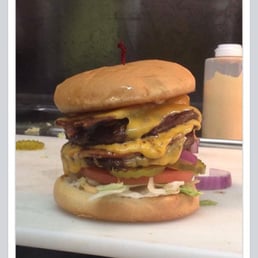 Blown Hemi Deluxe Burger