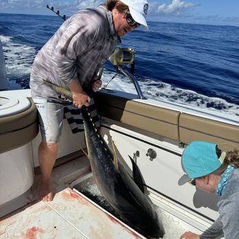 Lahaina Maritime - Johnny icing the Tuna. - Fishing Near Me - Maalaea, Hawaii Lahaina Maritime - Johnny icing the Tuna. - Fishing Near Me - Maalaea, Hawaii