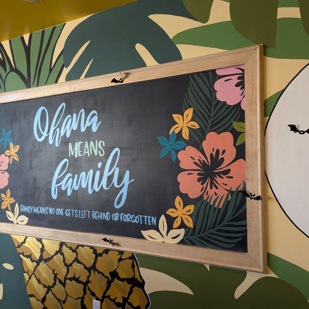 Ohana Cravings - Side wall - Hawaiian Near Me - Riverside, California
