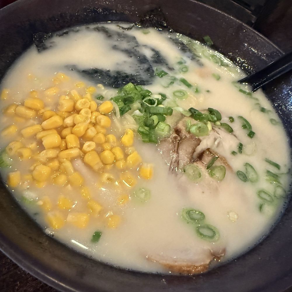 Tonkotsu ramen with extra corn topping Tonkotsu ramen with extra corn topping