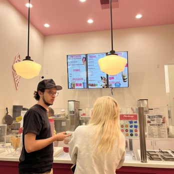 CONES - Inside and menu - Ice Cream & Frozen Yogurt Near Me - Canby, Oregon