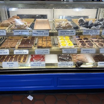 Mike's Pastry - Bakeries Near Me - Boston, Massachusetts Mike's Pastry - Bakeries Near Me - Boston, Massachusetts