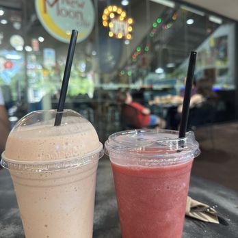New Moon Cafe - Real Fruit Smoothies - 16oz - Breakfast & Brunch Near Me - Augusta, Georgia