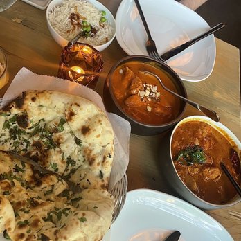 Cinnamon - Chicken tikka masala garlic naan - Indian Near Me - Rhinebeck, New York Cinnamon - Chicken tikka masala garlic naan - Indian Near Me - Rhinebeck, New York