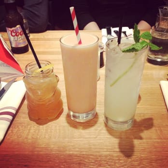 Earls Kitchen + Bar - Drinks on drinks on dranks - New American Near Me - Somerville, Massachusetts