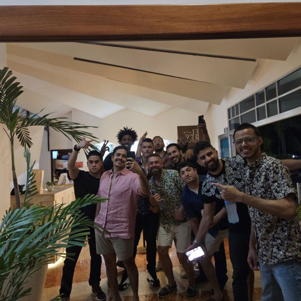 Bahia Chic Cha Hotel - Lobby with the crew - Hotels Near Me - Cancún, ROO