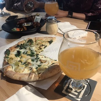 Tarantula Hill Brewing - Pizza and beer  5/5 - Breweries Near Me - Thousand Oaks, California