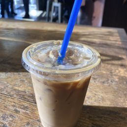 Vanilla iced latte, almond milk Vanilla iced latte, almond milk