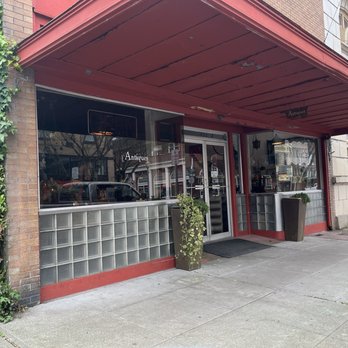 Vintage Vault 33 - Store front - Used, Vintage & Consignment Near Me - Centralia, Washington